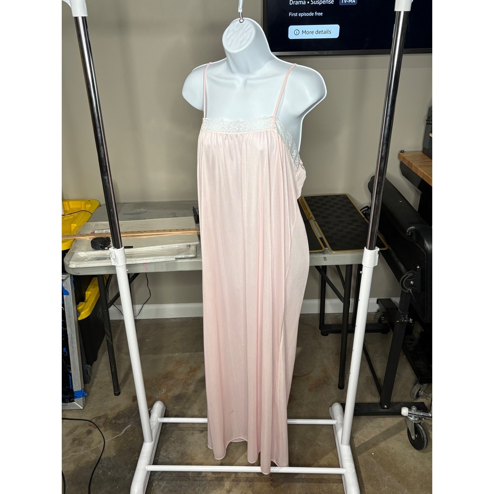 Dreamy Nights Vintage Pink Lace Trim Maxi Nightgown Nylon Chemise‎ Sleepwear L